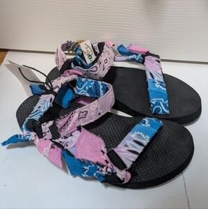 Arizona Love Trekky Sandals size 38 NWT Bandana Blue Pink Tie Dye